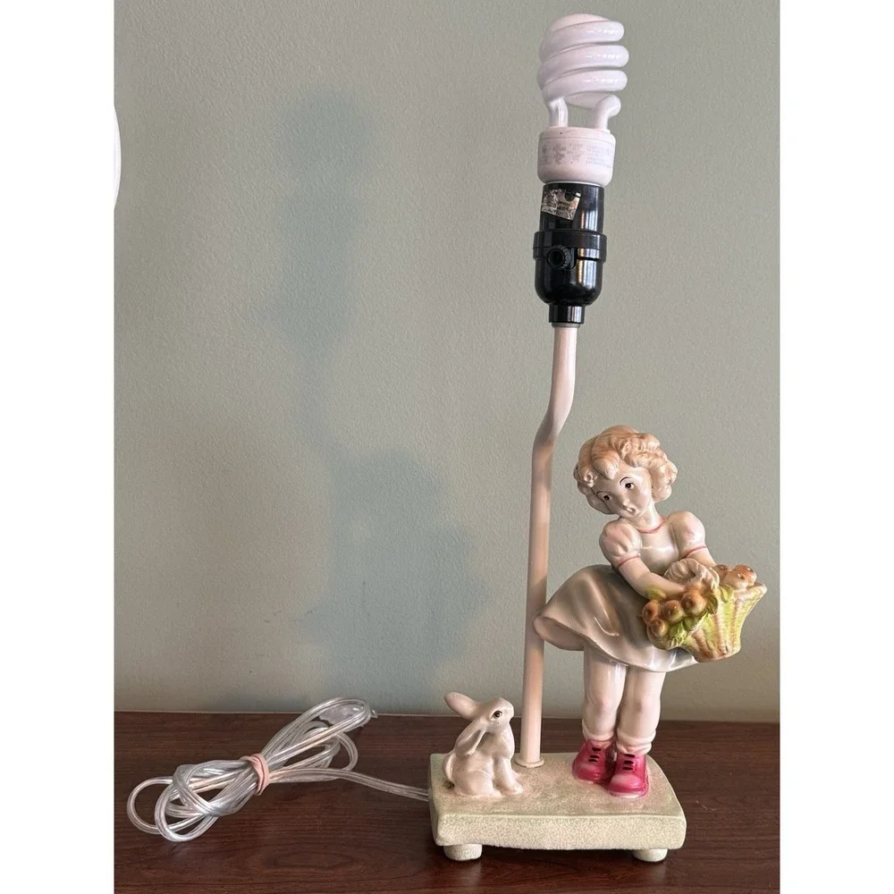 Vtg APPLE BASKET GIRL &‎ RABBIT Table Lamp ENAMELED METAL Italy W Labels